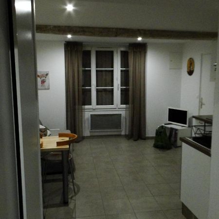 Sympathique Appartement LʼIsle-sur-la-Sorgue Exterior foto